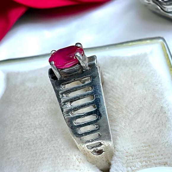 ❤️ Unique Vintage Solid 14K & Ruby Ring - Picture 6 of 11